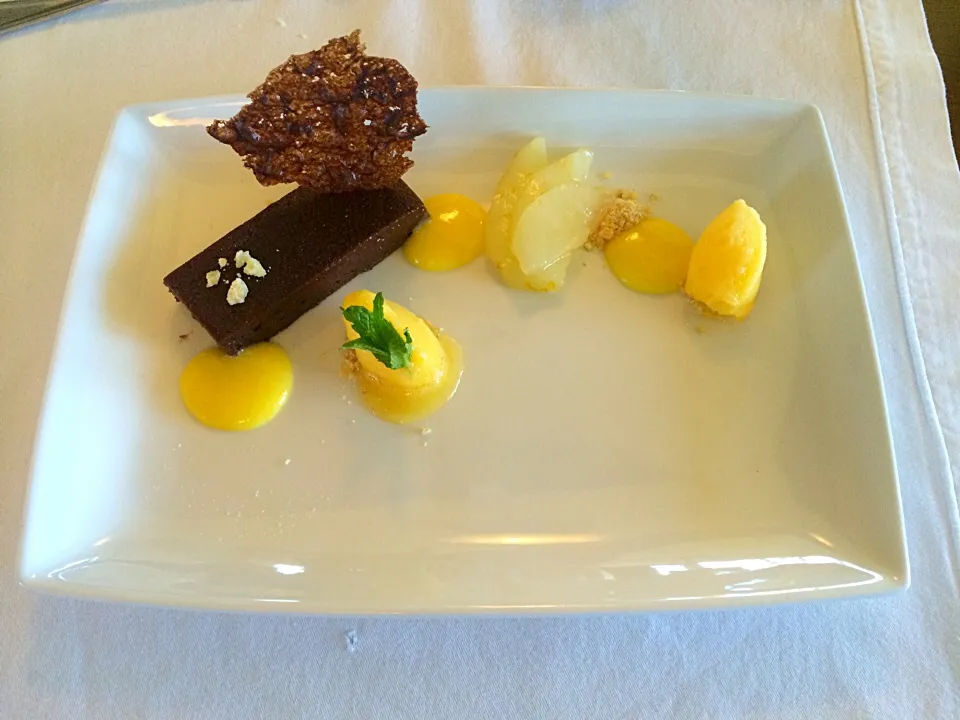 Swiss Chocolate dessert with citric fruits|Davidさん