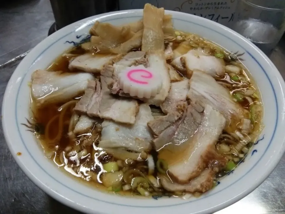 中華そば みたか のチャーシュー麺の大盛り、750円。|東京ライオンズさん