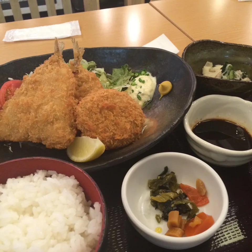 アジフライとメンチカツ定食|Koichi Shibataさん