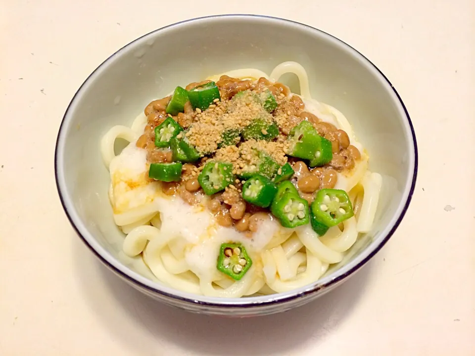 Snapdishの料理写真:納豆ネバネバぶっかけうどん♡|まゆゆんこ♡さん