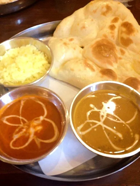 ディップラスナ チキンカレーとチーズキーマカレー、ナンとサフランライス|ぴろさん