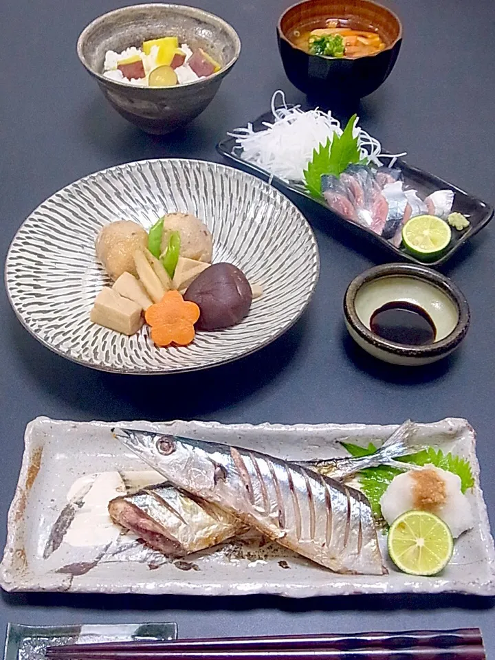 今晩は、秋刀魚の塩焼き、煮しめ 高野豆腐 椎茸 人参 牛蒡 里芋 三度豆、秋刀魚の刺身、端野菜とお揚げの味噌汁、さつまいもご飯 キヌア ひえ もちきび

虫の音に秋を感じる夜。
秋刀魚を焼こうとしていたら、娘から晩御飯要らないメール(^^;;
では新鮮だったので一匹はお刺身で！どちらも美味〜！

秋になったら小鹿田焼き|akazawa3さん