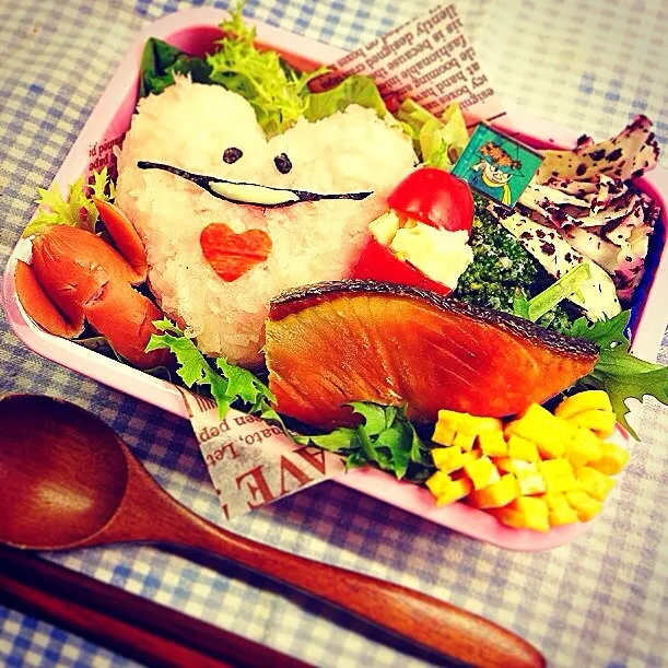 Heart Namako 💖 Grilled salmon n Onigiri lunch box. ハートなめこ💖焼塩鮭とおにぎり弁当|Yuka Nakataさん