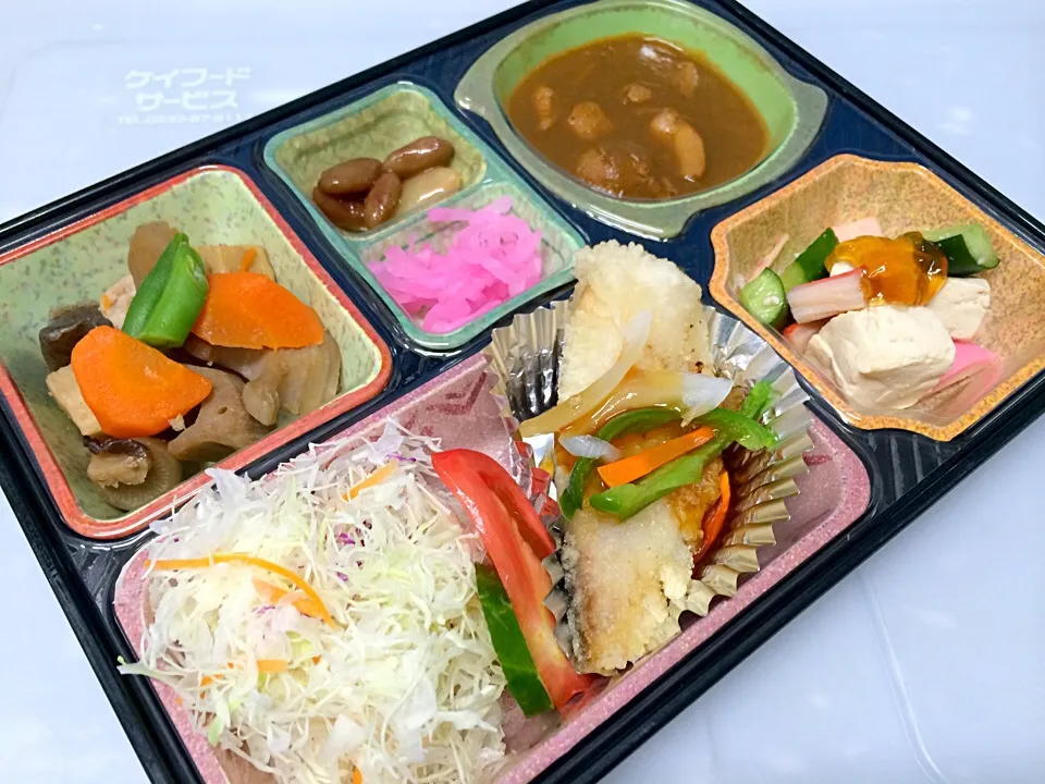 野菜いっぱいチキンカレー 日替わり弁当 豊川市の宅配弁当店|Naokazu Kuritaさん