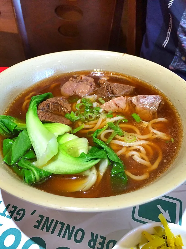 美味的牛肉面汤～❤️Delicious Beef Soup Noodles！|Aysh小薯さん