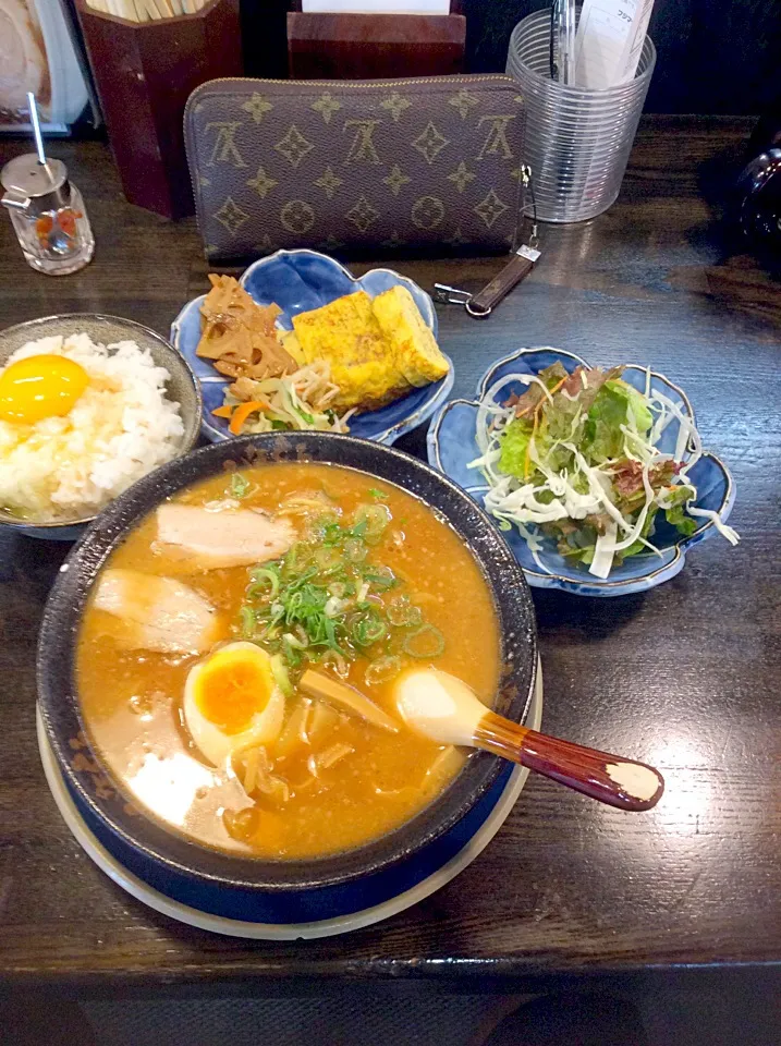 醤油とんこつラーメン♫(^_^)v|Norio Fukudaさん