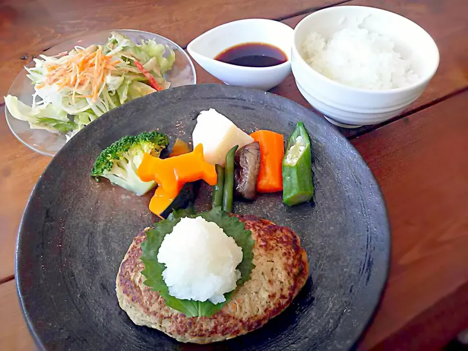 ドッグカフェで手ごねハンバーグ|じょうさん