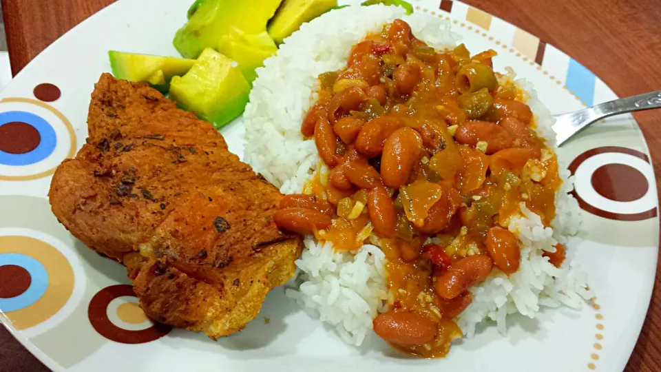 Pork Chops, Rice and Beans w/Avocado on the side|Anna Mendoros-Rodriguezさん