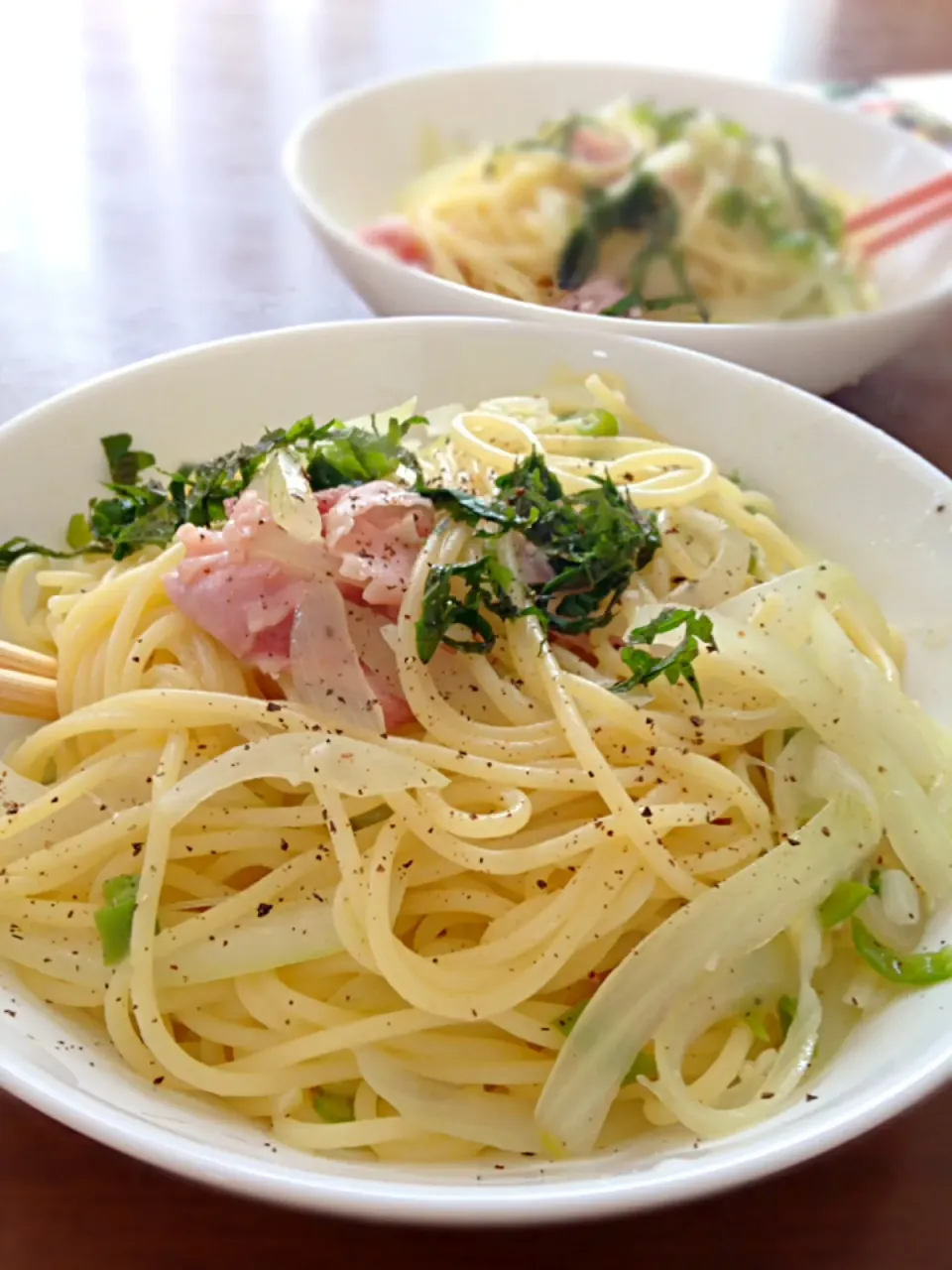 青唐辛子と生ハムのパスタ。2人前で3本投入したらなかなかの辛さに(>_<)|Pongchang  Hageoraさん