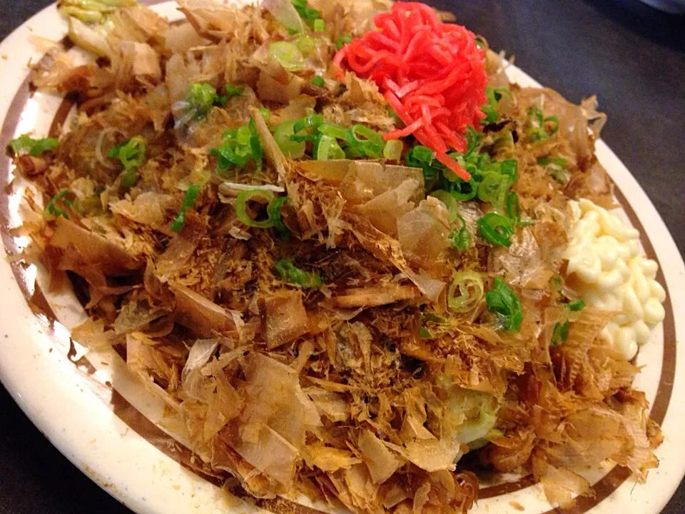 焼きラーメンって焼きそばの麺がラーメン版なんやな…。|たけうちさん