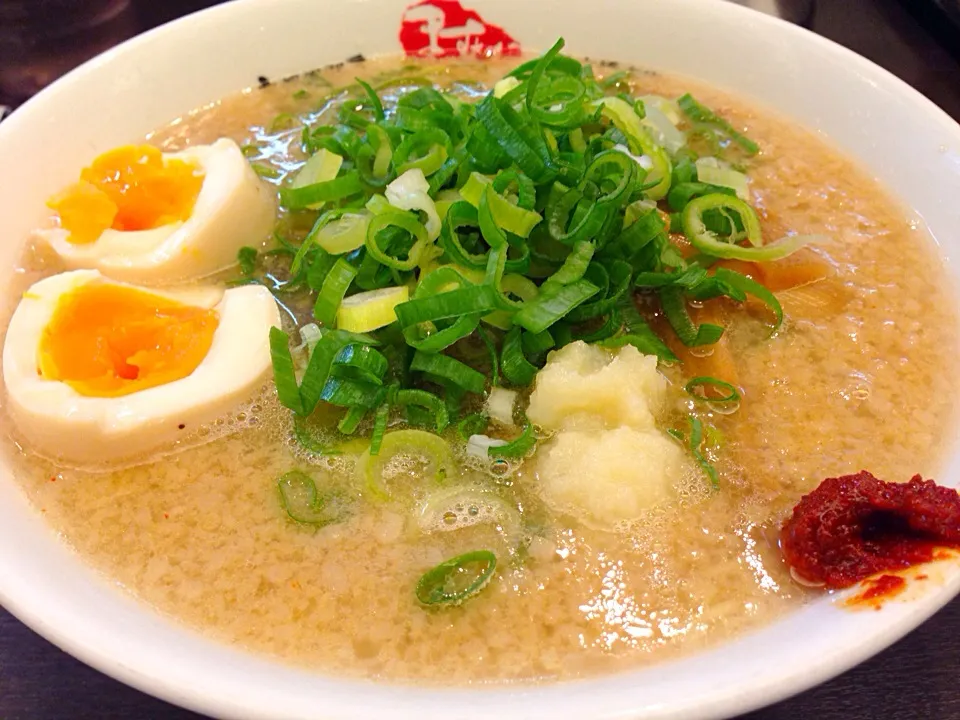 ラーメン 九条ねぎ多め 半熟玉子|流線形さん