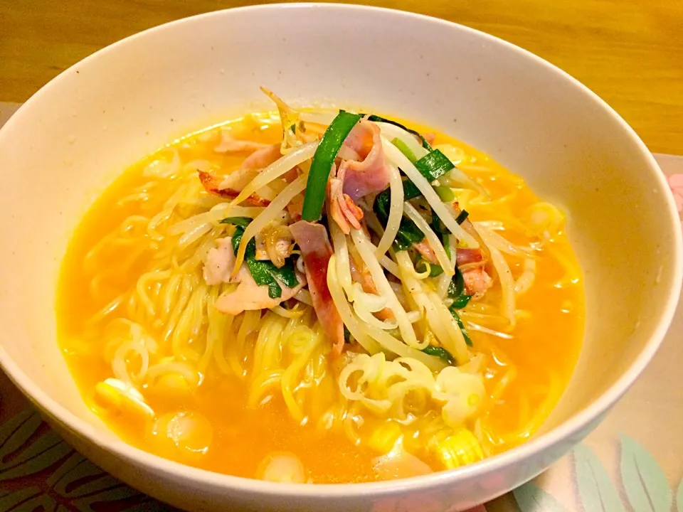 味噌ラーメンで夕食🍜🍜|かずみさん