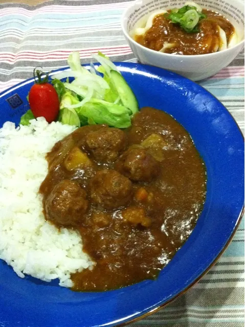 Snapdishの料理写真:ミートボールカレー＆昨日の鍋リメイクのカレーうどん|まーままさん