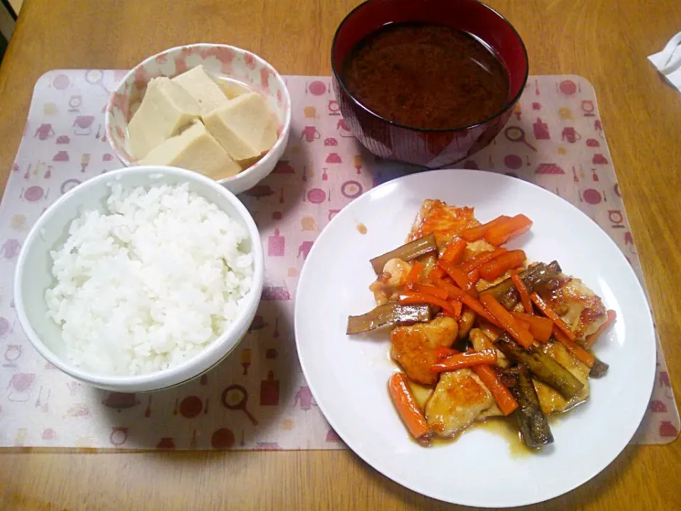 ９月１２日 鶏ごぼう 高野豆腐 お味噌汁|いもこ。さん