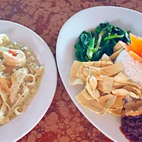 Snapdishの料理写真:seafood pasta and fried chilli fish with rice :P
From Tioman Island, Malaysia. #superspicy|KaikoKazashiさん