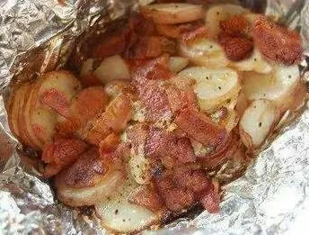 Bacon & Onion Foil Packet Potatoes|Alisha GodsglamGirl Matthewsさん