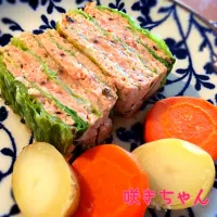 Snapdishの料理写真:秋だよ！秋鮭祭り①パウンド型で簡単✨鮭とキャベツのミルフィーユ蒸し🐟