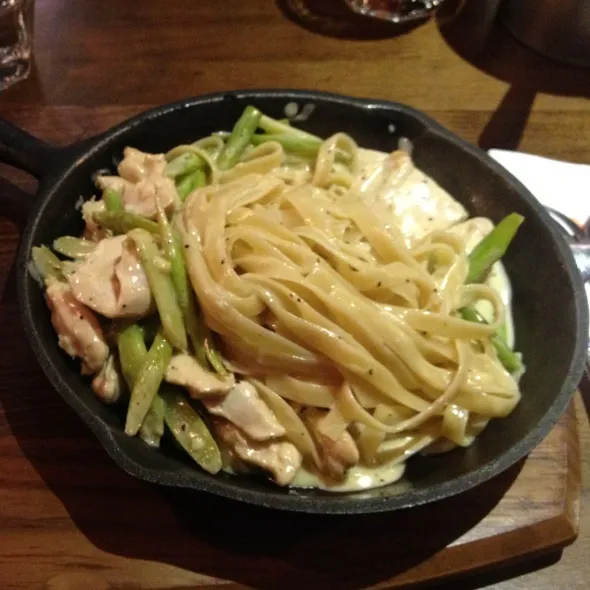 Creamy pasta with chicken|Elaineさん