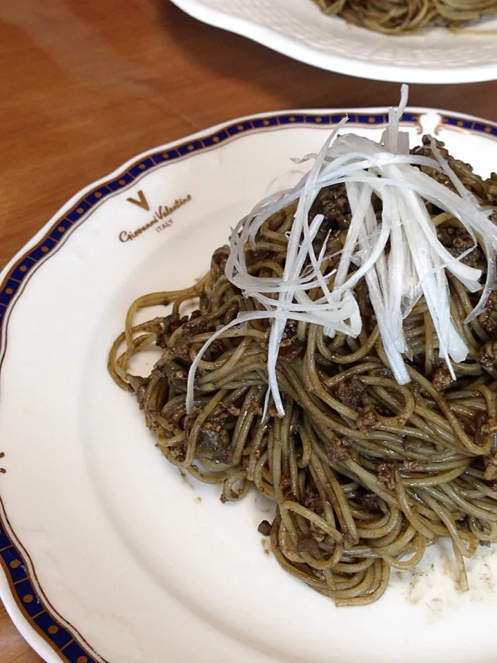 黒胡麻ジャージャー麺 をカッペリーニで ！|tachiさん