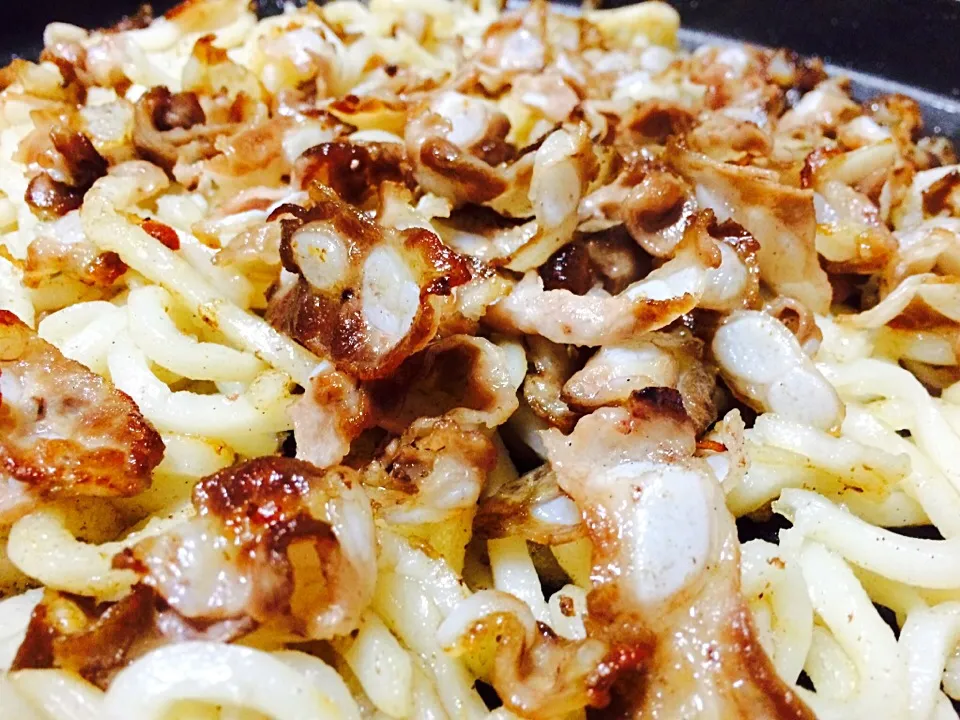 Snapdishの料理写真:豚の軟骨のカリカリ焼きうどん|Hideさん