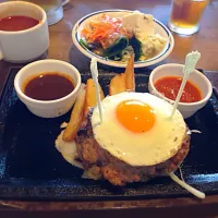 Snapdishの料理写真:ダブルハンバーグ。|Chappyさん