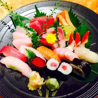 Snapdishの料理写真:Sushi & sashimi|Jems Bongさん