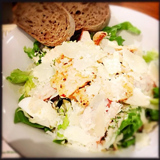 Cesars salad with bread|RebeccaH💟さん