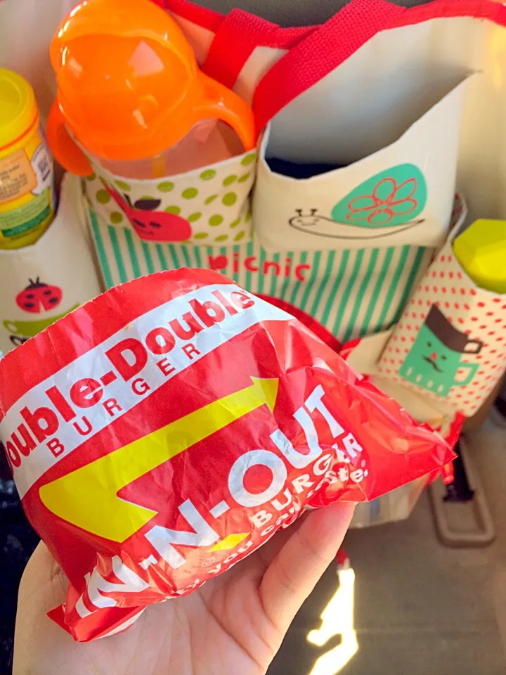 IN-N-OUT Double-Double Burger|vinayakaさん