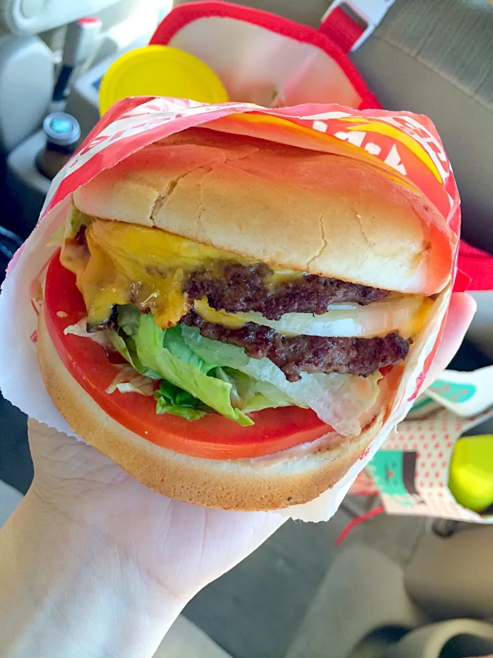 IN-N-OUT Double-Double Burger|vinayakaさん