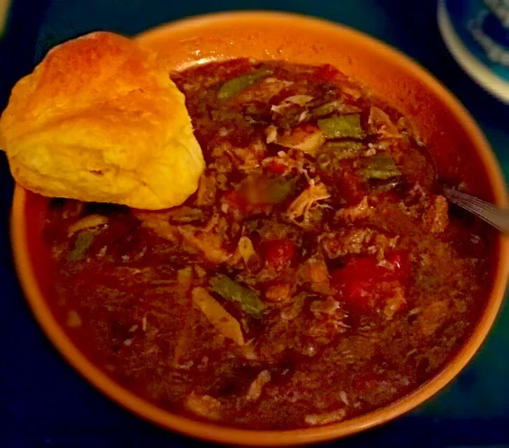 We are still barking with colds so I made beef with sausage and chicken with vegetables with a biscuit for us today! #goodeats #goodforcolds|christl babcockさん