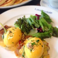 Snapdishの料理写真:Eggs Benedict！！！！連休はママ業もお休み〜^ ^|Kaoru Shirakiさん