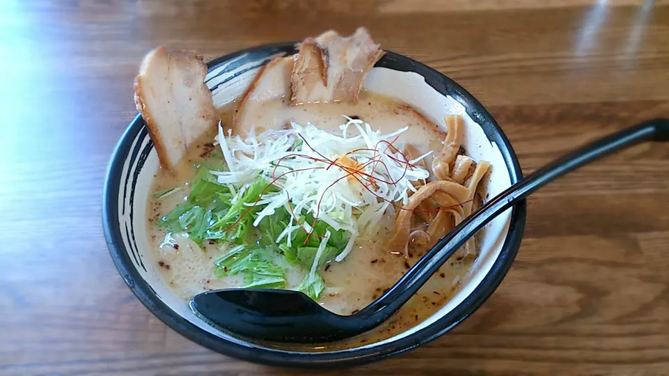 麺場ふうらいぼう 濃厚しおらーめん大盛りチャーシュートッピング|ミナミ ヒロヤさん