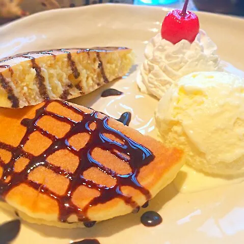 ホットケーキ バニラアイス添え|かよさん