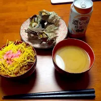 Snapdishの料理写真:とりゴボウ炊き込みご飯 と サザエの壺焼き|Tsuyoshi Masudaさん