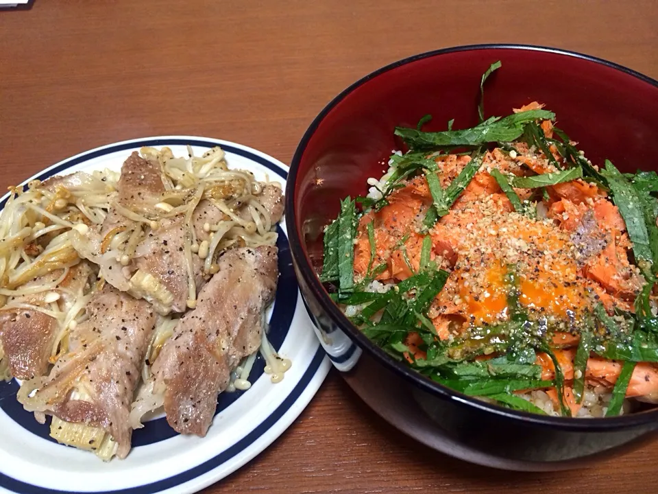 簡単！えのきの肉巻きと鮭と大葉の卵乗せ丼♡|chisatoさん