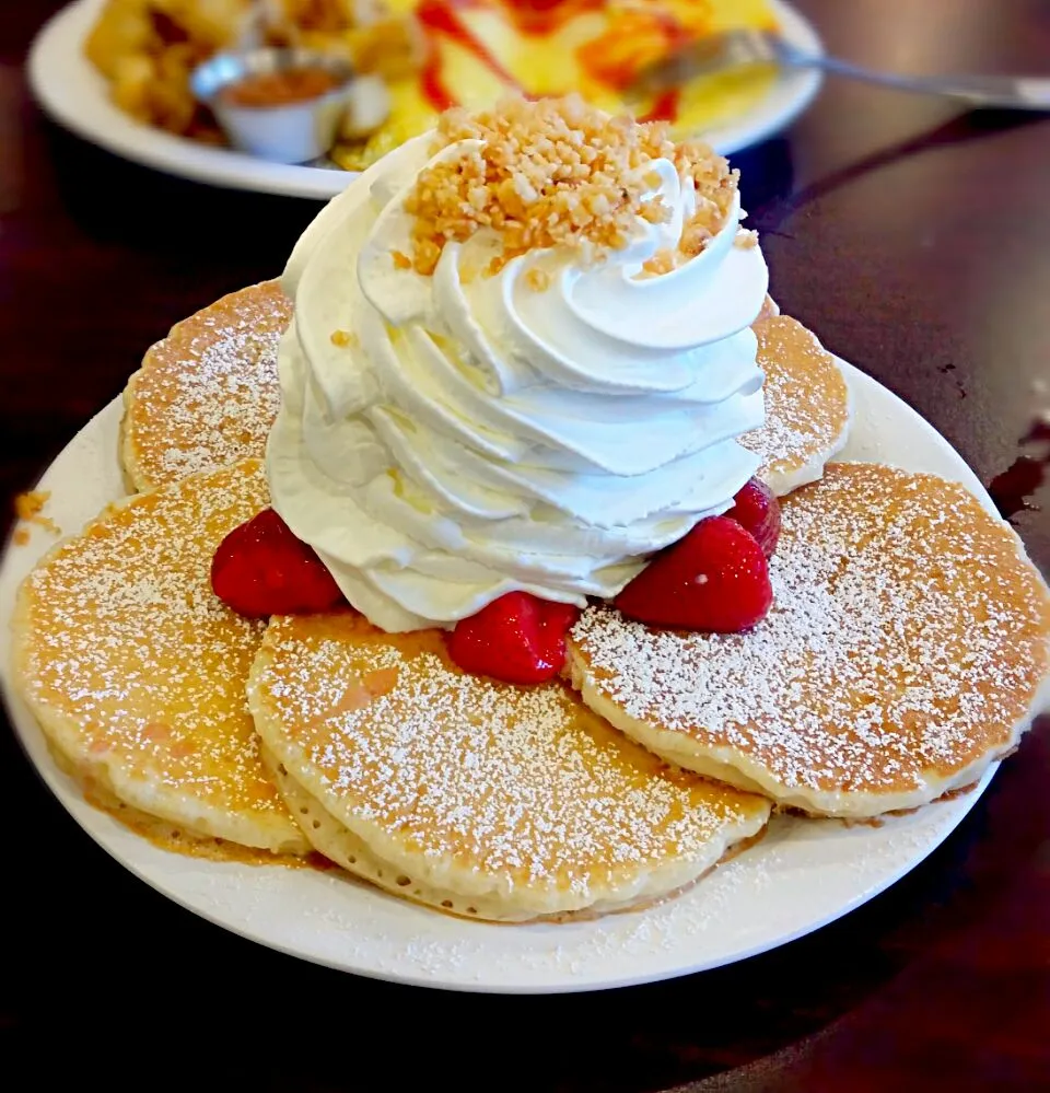 Snapdishの料理写真:Strawberry pancake|ナミさん