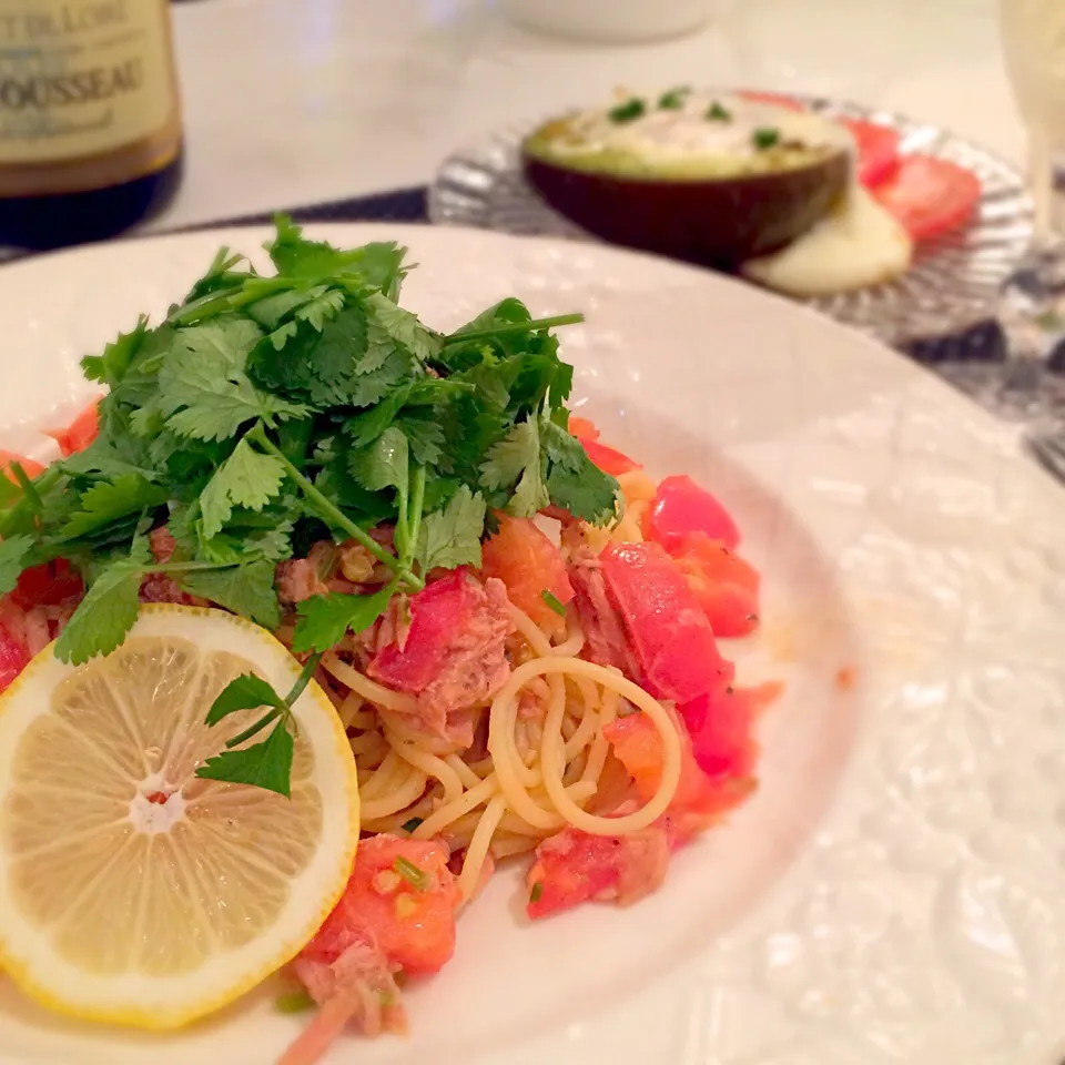 パクチーたっぷり♡ツナトマトパスタ｡:°ஐ♡*|えりぃさん