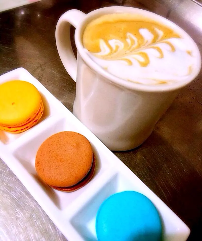 Macaron + Caffè Latte|小小 盧さん