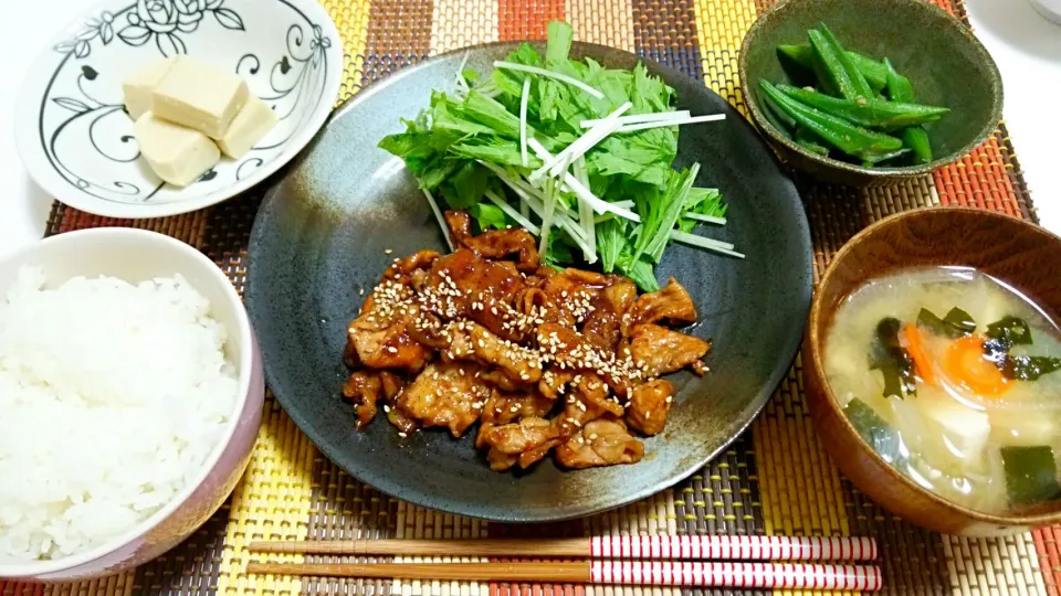 豚肉の甘辛炒め、高野豆腐、お味噌汁♡|yuiさん