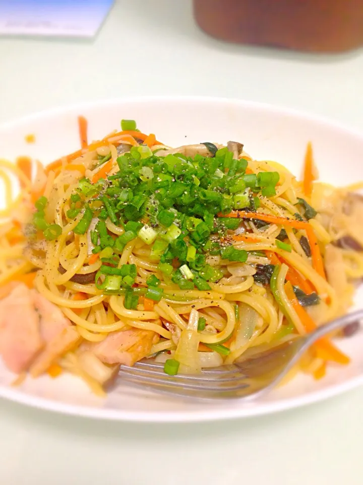 野菜とベーコンのパスタ♡|💛ぴーちゃん💛さん