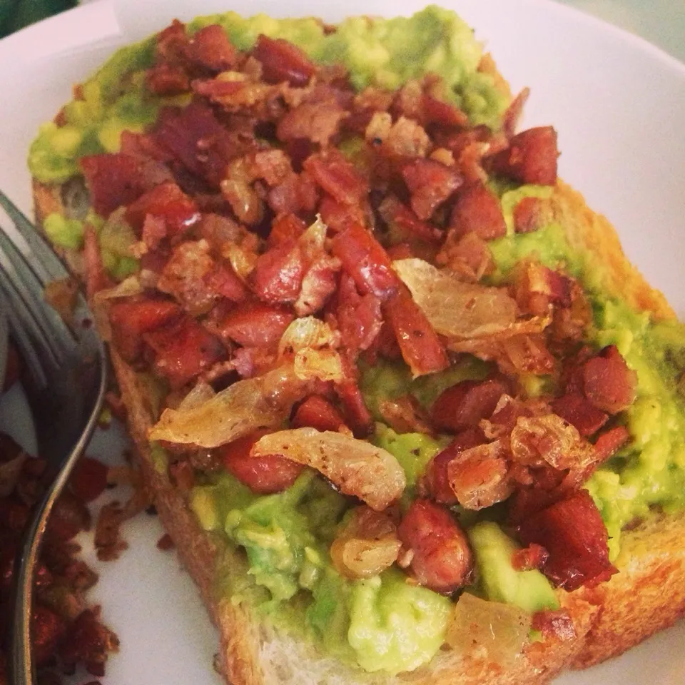 Avocado and sauté bacon, sausage and onion toast.|Sweetaddictsさん