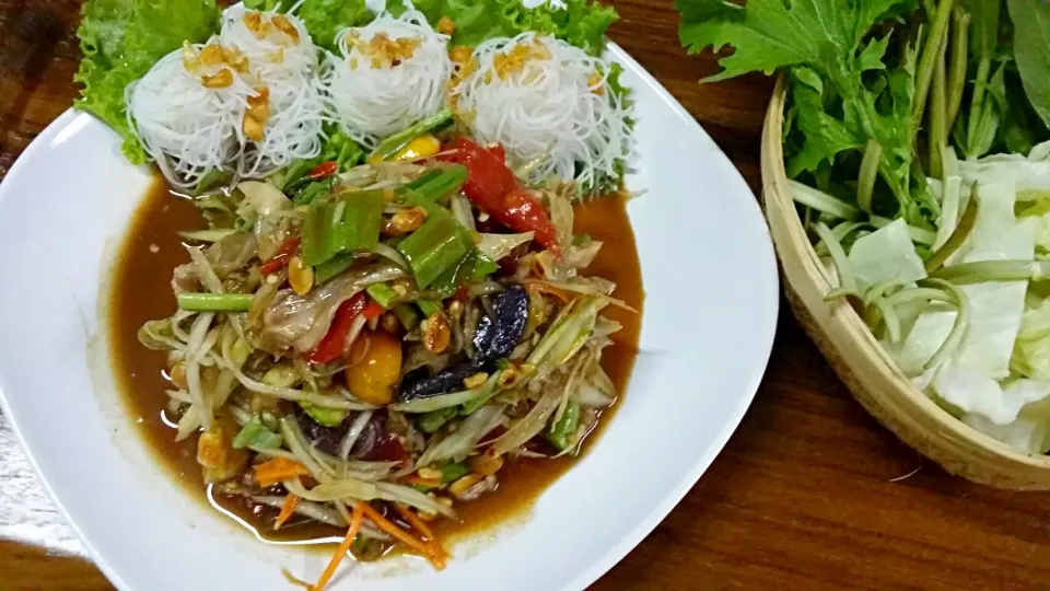 Snapdishの料理写真:ตำครัวเวียจันทน์
(Tam krua Viengchan)|Vientiane Kitchen Sukhumvitさん