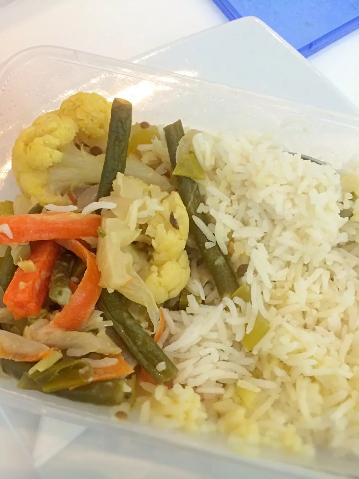 Snapdishの料理写真:Mixed veg in a coconut sauce with rice|jessさん