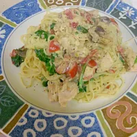 Snapdishの料理写真:Mediterranean Salmon Pasta|Pepper Pope-Pettisさん