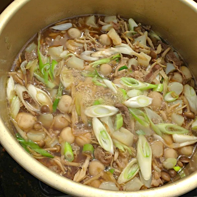 芋煮会〜山形風芋煮！牛肉醤油味♪締めはカレーうどん♪☆|禄 恵さん