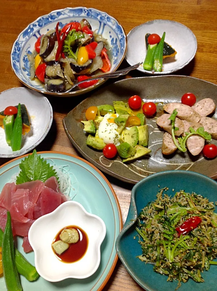 Snapdishの料理写真:大根菜と小女子の胡麻油炒め、アボガドの温玉のせ、ナスの油味噌、お刺身|しもっち"もたれつさん