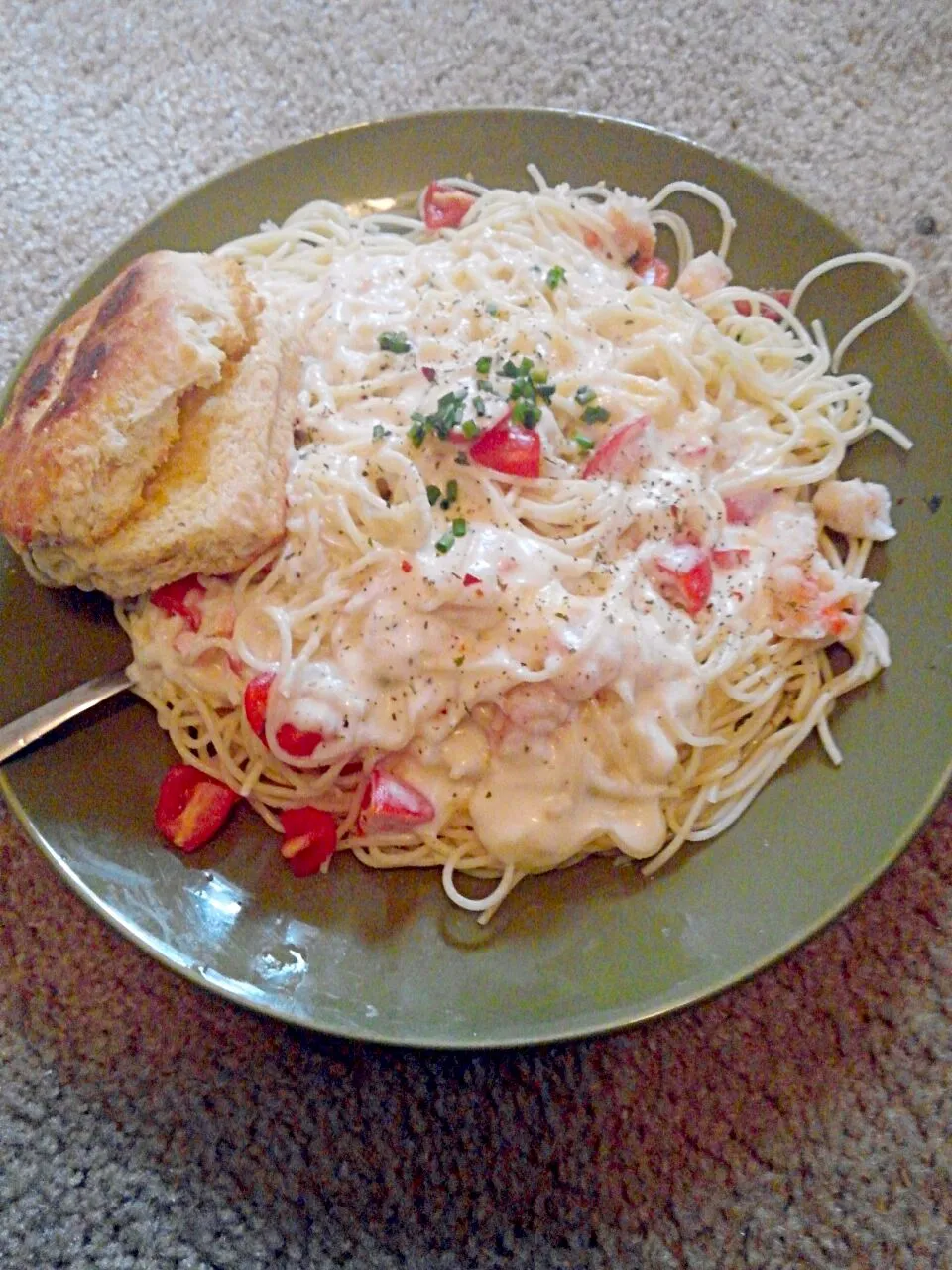 Snapdishの料理写真:Lobster Bruschetta Pasta with a Garlic Butter Biscuit #goodwithchardonnay|Pepper Pope-Pettisさん