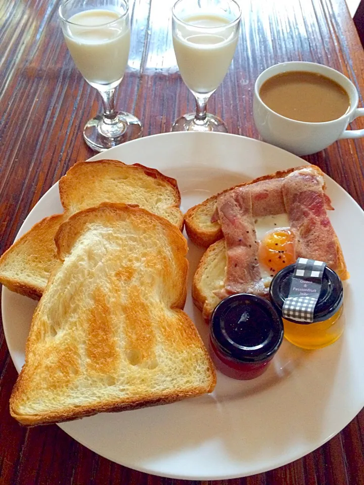 Morning Bread🍞朝はパン、パンパパ〜ン|🌈Ami🍻さん