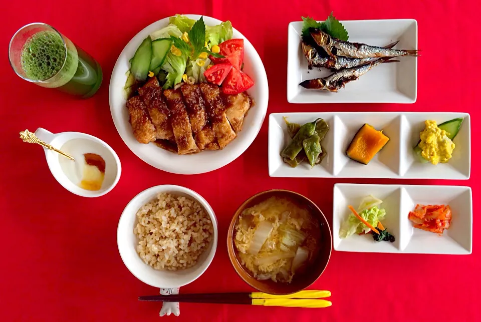 朝ごはんは勝負飯^o^鶏胸肉のステーキバルサミコ酢甘辛ソース、おまけのメザシ^o^|はみちゃんさん