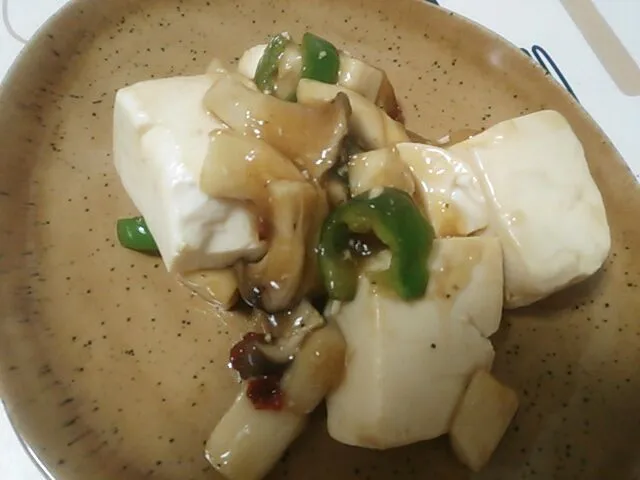 寺尾真次さんの豆腐と茸のピリ辛ぽん酢餡掛け|わこさん